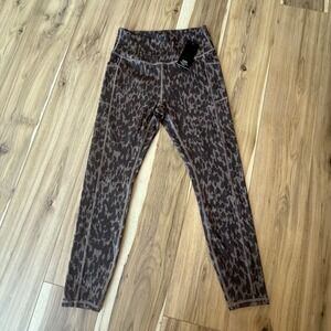 LegEnd Active Printed 7/8 Leggings with‎ Pockets Medium Leopard Print Gray